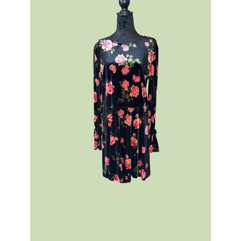 NWT Xhilration Women's Black Floral Long Sleeve Dress with V-Back - SIze L